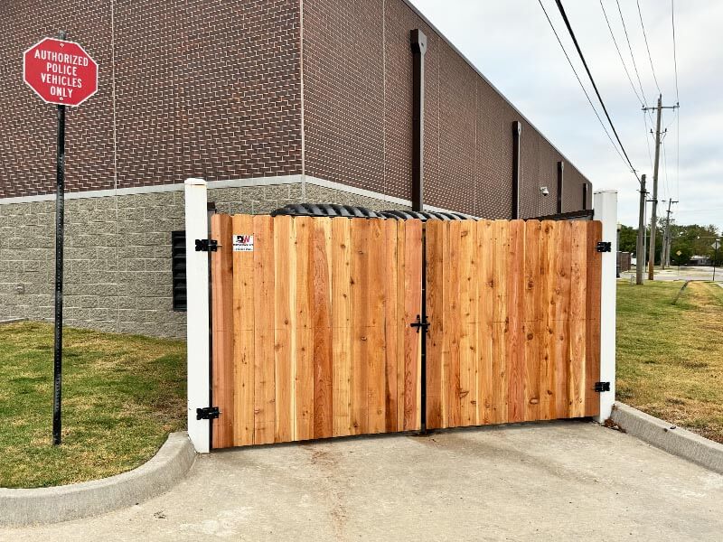 Manufacturing facility security fence