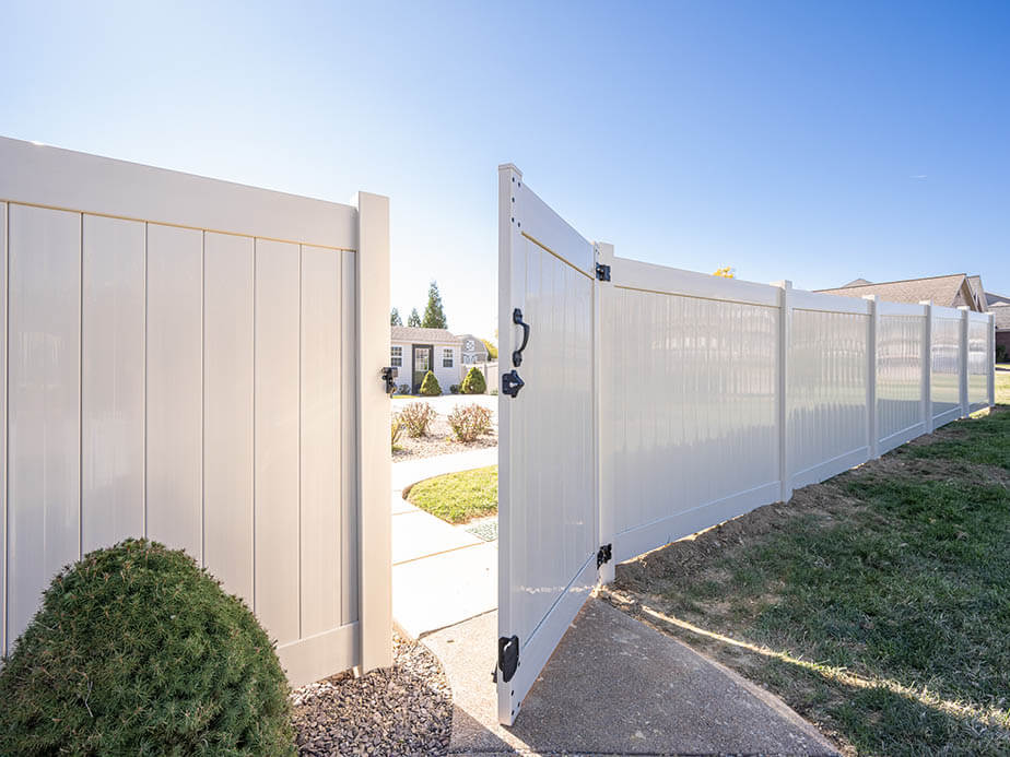Vinyl Fence Contractor in Owasso, OK