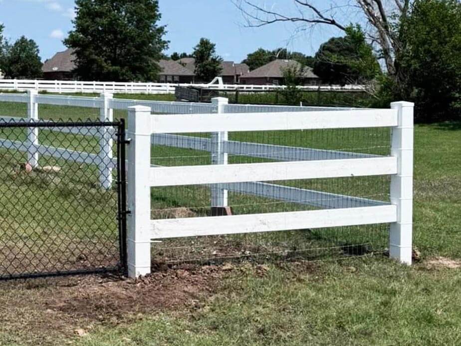 Vinyl fence contractor